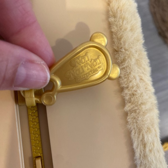 NA NA NA FUZZY BACKPACK - Picture 4 of 5